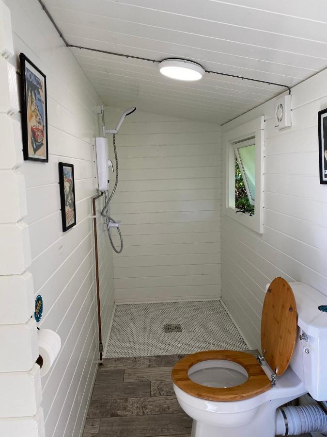 Secret Garden Glamping Otel Lymington Dış mekan fotoğraf
