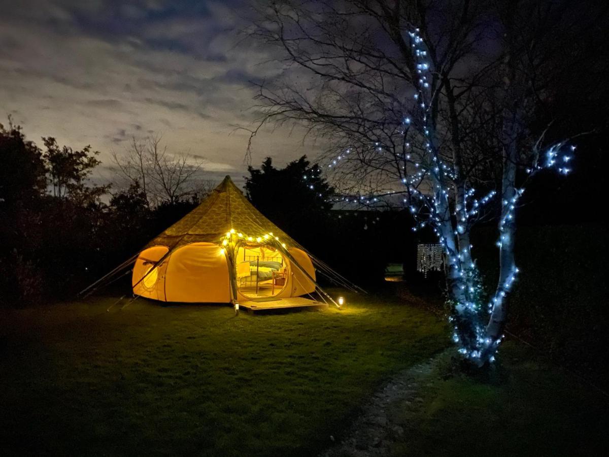 Secret Garden Glamping Otel Lymington Dış mekan fotoğraf
