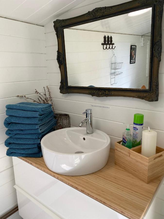 Secret Garden Glamping Otel Lymington Dış mekan fotoğraf