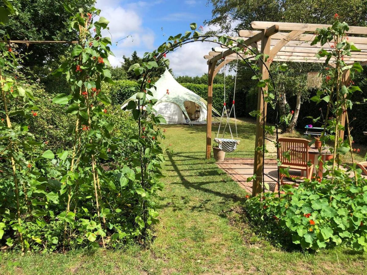 Secret Garden Glamping Otel Lymington Dış mekan fotoğraf