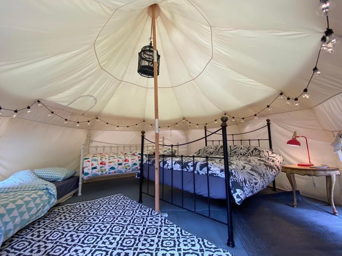 Secret Garden Glamping Otel Lymington Dış mekan fotoğraf