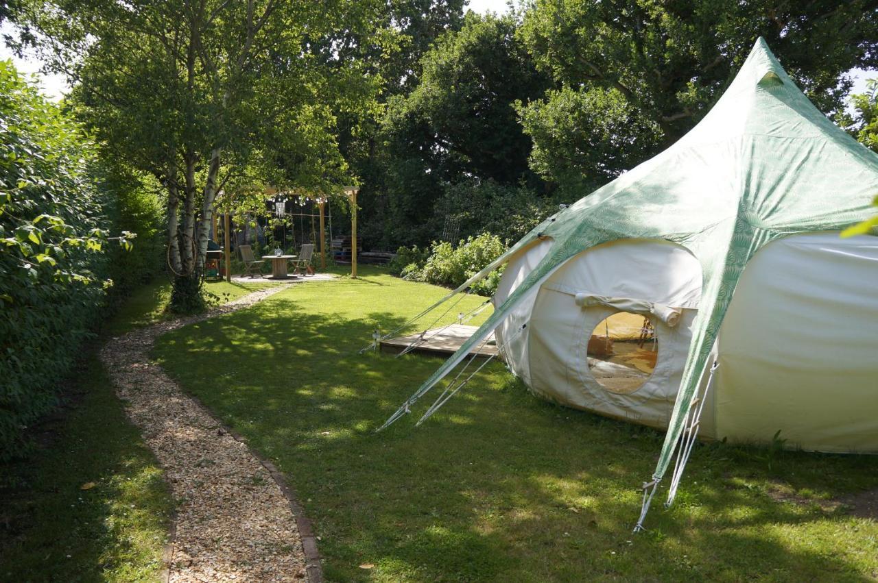 Secret Garden Glamping Otel Lymington Dış mekan fotoğraf