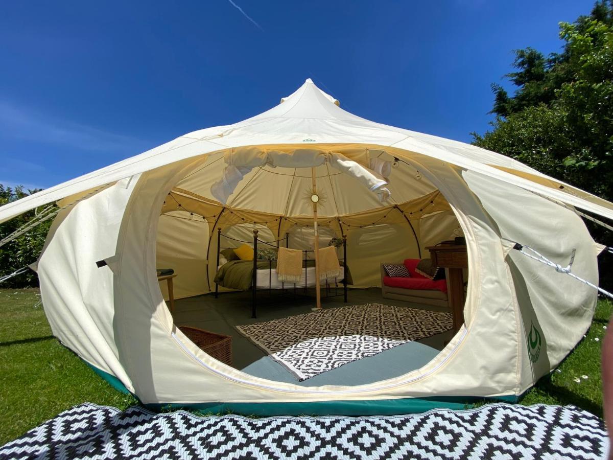 Secret Garden Glamping Otel Lymington Dış mekan fotoğraf