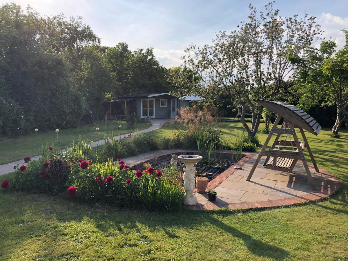 Secret Garden Glamping Otel Lymington Dış mekan fotoğraf