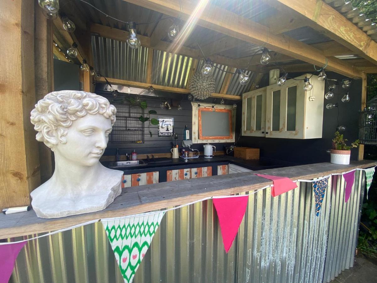 Secret Garden Glamping Otel Lymington Dış mekan fotoğraf