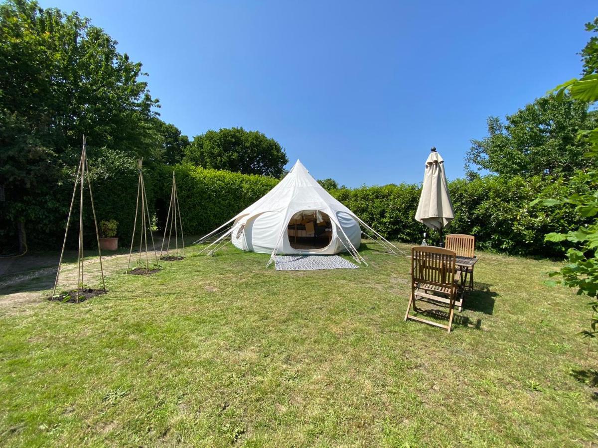Secret Garden Glamping Otel Lymington Dış mekan fotoğraf