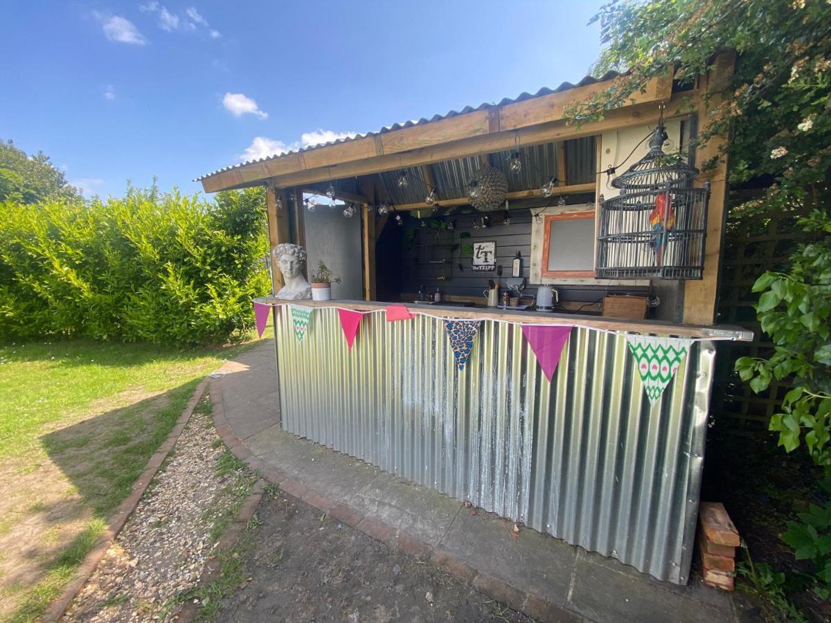 Secret Garden Glamping Otel Lymington Dış mekan fotoğraf