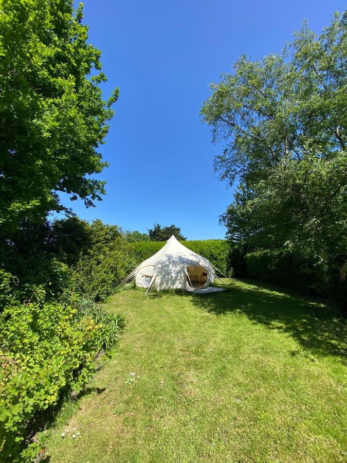 Secret Garden Glamping Otel Lymington Dış mekan fotoğraf